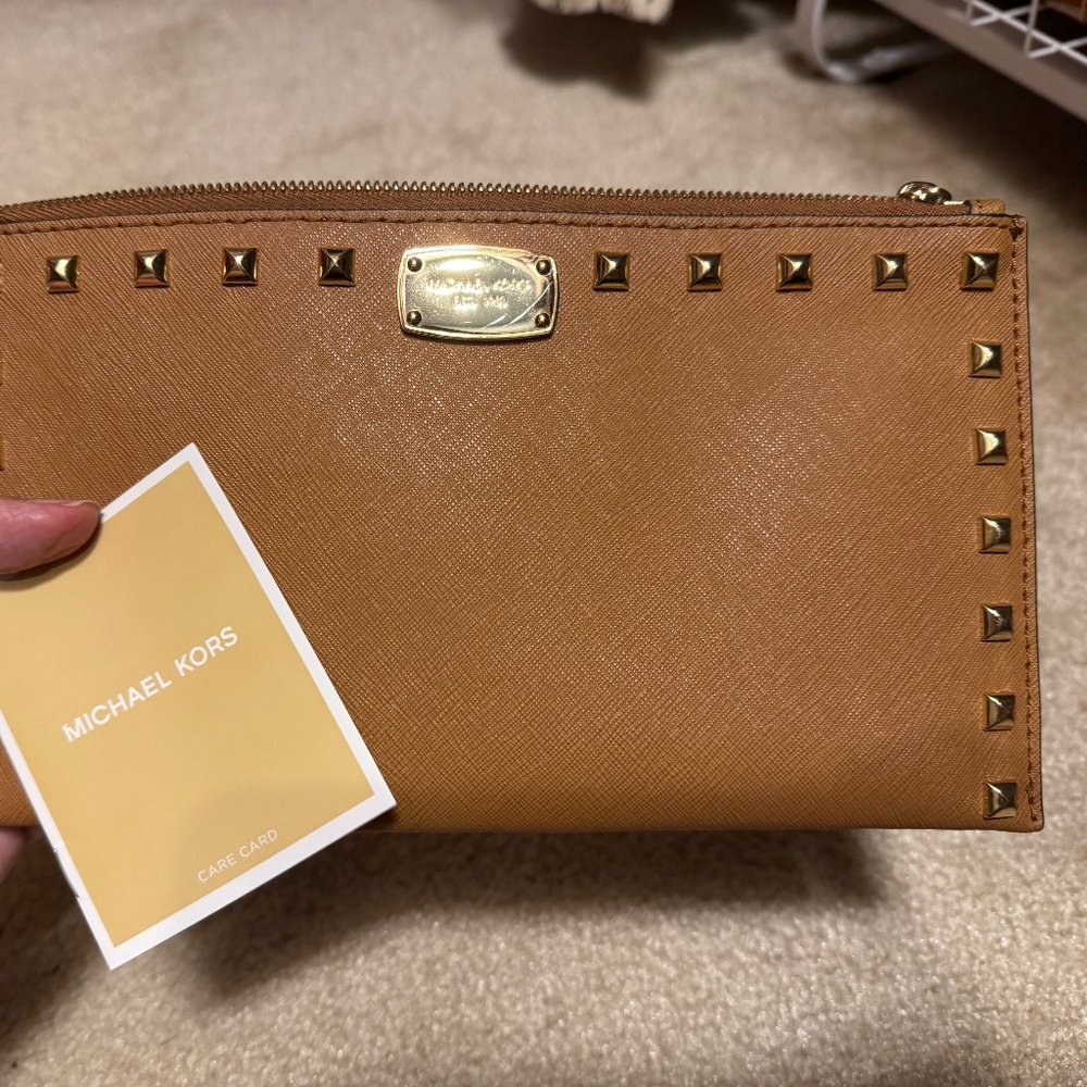 Mk studs Michael Kors, Tan wristlet clutch wallet gold hardware studs